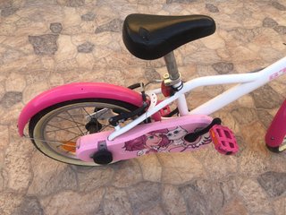 Bici infantil Btwin rosa y blanca