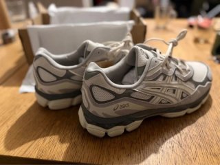 ASICS Gel-NYC Cream Grey Talla 40.5
