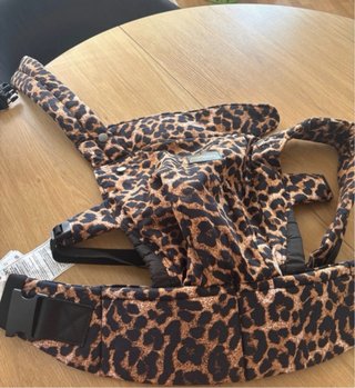Mochila Portabebés Momcozy Animal Print