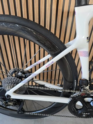 Bici Carretera Evolve MGK TEAM