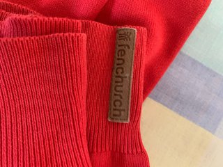 Jersey cuello pico rojo