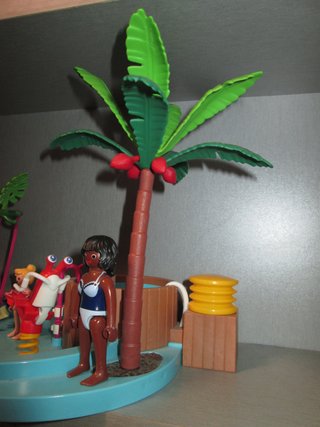 Piscina Playmobil con figuras
