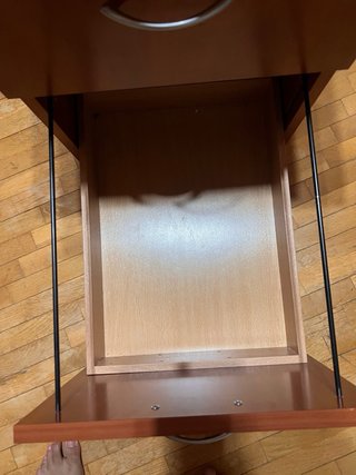 Cajonera de madera marrón