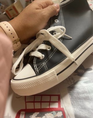 Zapatillas Negras y Blancas