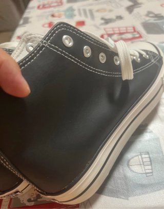 Zapatillas Negras y Blancas