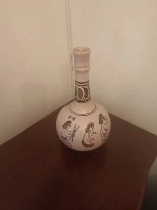 Jarrón de cerámica beige y marrón