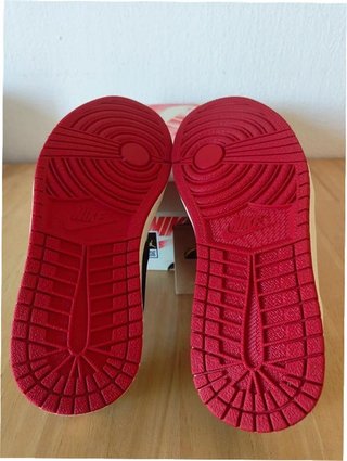 Jordan 1 Retro Low Trophy Room EU41