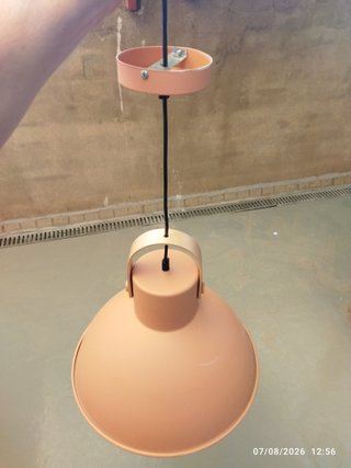 Lámpara de techo rosa