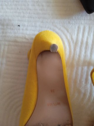 Zapatos elegantes amarillos