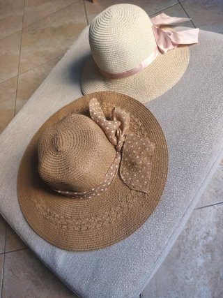 Sombrero de playa beige, rosa y marron