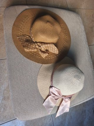 Sombrero de playa beige, rosa y marron