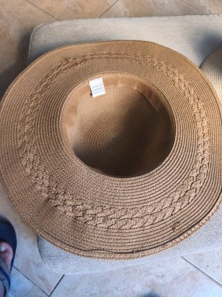 Sombrero de playa beige, rosa y marron