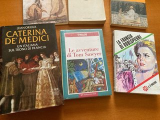 Lotto libri.