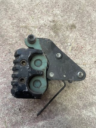 Pinza Freno Delantera Derecha Piaggio X9