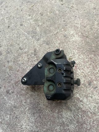 Pinza Freno Delantera Derecha Piaggio X9