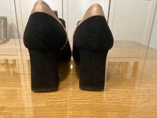 Zapatos tacón ancho T.38 negros y beige