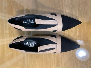 Zapatos tacón ancho T.38 negros y beige
