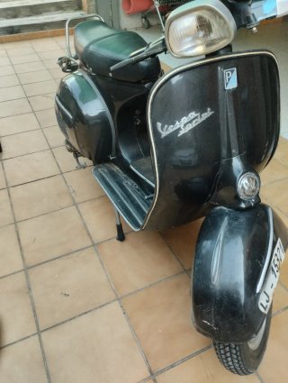 Vespa 150 Sprint Negra