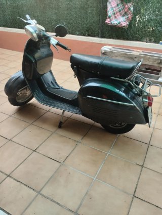 Vespa 150 Sprint Negra
