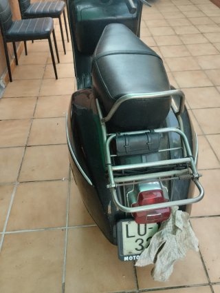 Vespa 150 Sprint Negra