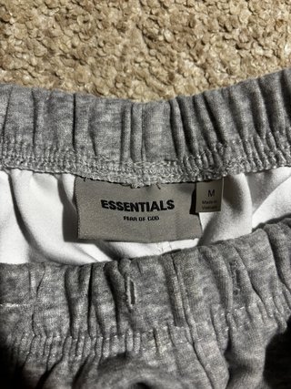 Pantalones cortos ESSENTIALS grises