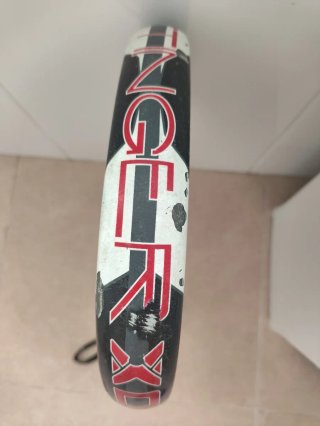 Pala de pádel NOX Stinger Junior 2.1