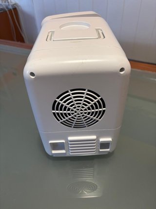 MINI NEVERA BLANCA COCHE/CASA CON ESPEJO SEMINUEVA