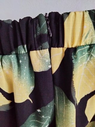 Pantalón palazzo estampado hojas