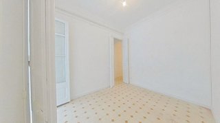 Piso en venta en La Font de la Guatlla en Barcelona