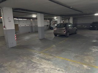 Garaje en venta en Camino de Ronda - Rosaleda en Granada