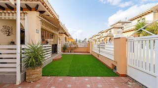 Casa pareada en venta en Campos de Golf - Villa Martin - Los Dolses en Orihuela