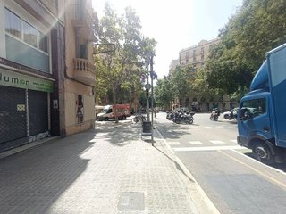 Local comercial en venta en La Sagrada Família en Barcelona