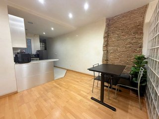 Piso en venta en El Raval en Barcelona
