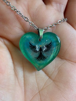 Collar artesanal corazón verde azulado