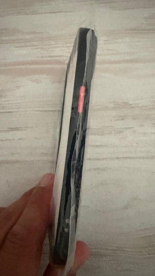 Funda iPhone 15 Aston Martin original  A estrenar