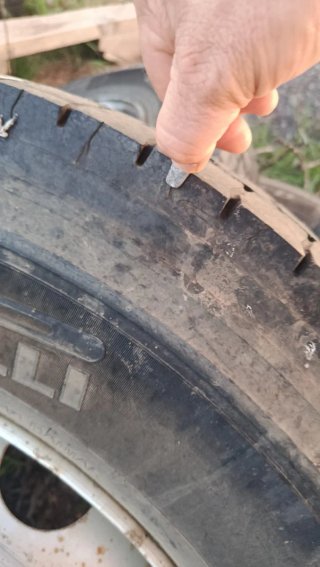 Ruedas de camión Pirelli y Bridgestone