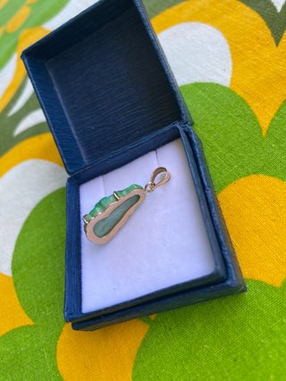Colgante Antiguo Jade Natural y Oro 18k