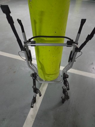 Portabicicletas Thule para portón trasero. 3 bicis
