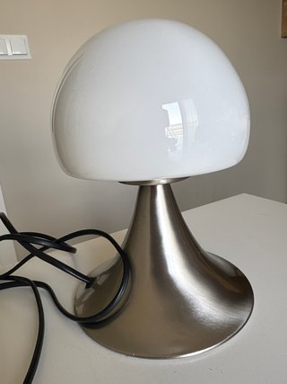 Lamparilla de mesa moderna