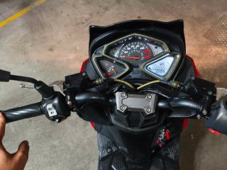 Moto Sym Jet 14 Scooter Roja y Negra