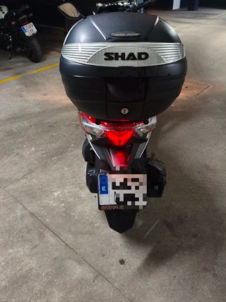 Moto Sym Jet 14 Scooter Roja y Negra