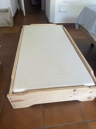 Cama Montessori Apilable + Colchón Aloe Vera