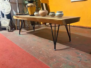 Mesa de teca diseño madera y metal
