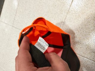 Gorra naranja de caza