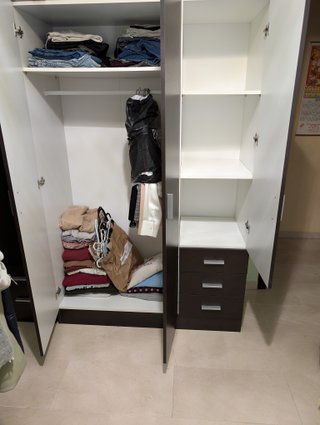 Mesa de escritorio con cajonera