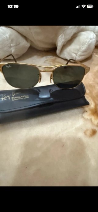 Gafas de sol Ray-Ban doradas y verdes