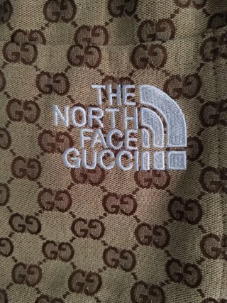 The North Face x Gucci Shorts Beige Marrón