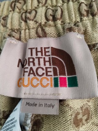 The North Face x Gucci Shorts Beige Marrón