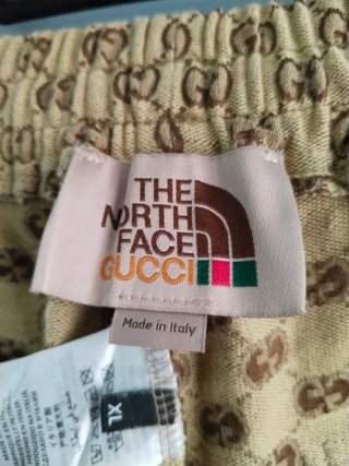 The North Face x Gucci Shorts Beige Marrón
