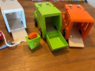 Juego de vehículos de madera